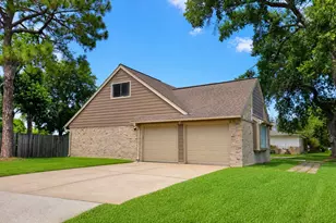 1403 Neptune Ln, Houston, TX 77062 - Photo 21