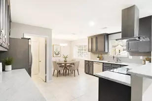1403 Neptune Ln, Houston, TX 77062 - Photo 5