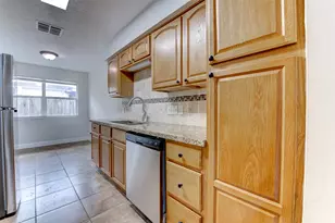 4814 Big Reef Dr, Bacliff, TX 77518 - Photo 9