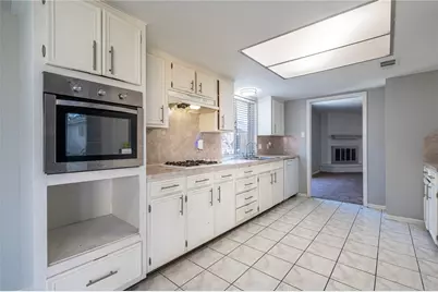 10215 Kirkwren Drive, Houston, TX 77089 - Photo 9