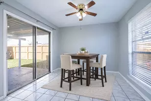 10215 Kirkwren Dr, Houston, TX 77089 - Photo 5