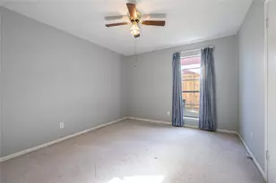 10215 Kirkwren Dr, Houston, TX 77089 - Photo 21