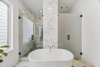 719 E 6th 1/2 Street, Houston, TX 77007 - Photo 19