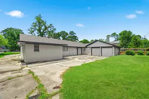 1310 Burning Tree Rd, Houston, TX 77339 - Photo 29