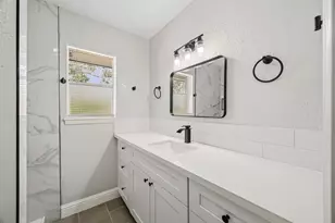 1310 Burning Tree Rd, Houston, TX 77339 - Photo 23