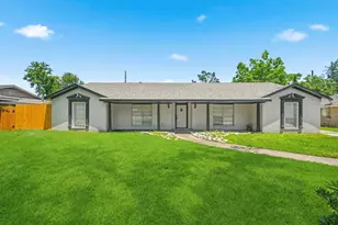1310 Burning Tree Rd, Houston, TX 77339 - Photo 3