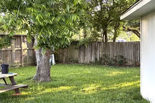 3908 Balcones Dr, Houston, TX 77034 - Photo 7
