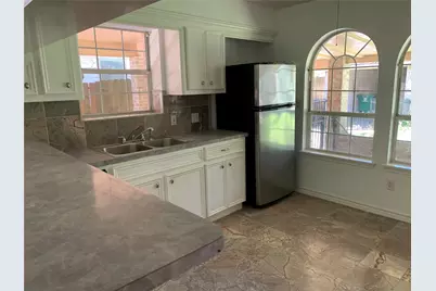 4722 Woodside Street, Houston, TX 77023 - Photo 9