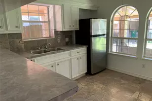 4722 Woodside St, Houston, TX 77023 - Photo 9