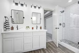 52 Leeder Ct, Lake Jackson, TX 77566 - Photo 11