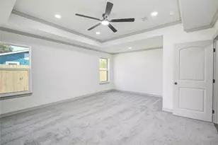 52 Leeder Ct, Lake Jackson, TX 77566 - Photo 7