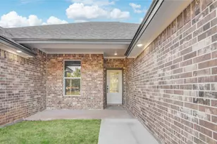 52 Leeder Ct, Lake Jackson, TX 77566 - Photo 3