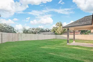 52 Leeder Ct, Lake Jackson, TX 77566 - Photo 35