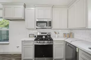 52 Leeder Ct, Lake Jackson, TX 77566 - Photo 25