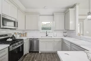 52 Leeder Ct, Lake Jackson, TX 77566 - Photo 27