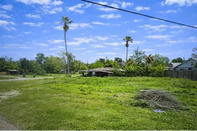 2514 8th Street, Orange, TX 77630 - Photo 3