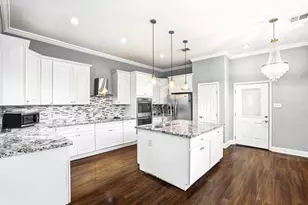 427 Sikes St, Houston, TX 77018 - Photo 1