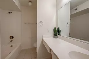 8201 Richmond Ave, Houston, TX 77063 - Photo 23