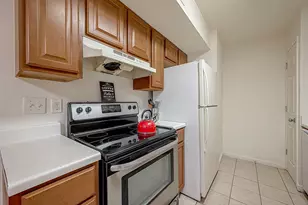 8201 Richmond Ave, Houston, TX 77063 - Photo 19