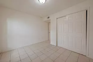 8201 Richmond Ave, Houston, TX 77063 - Photo 21