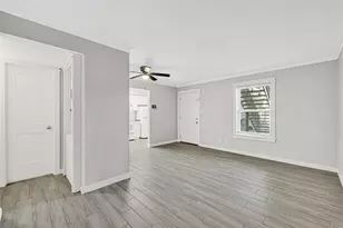 107 E Willowick Ave, Friendswood, TX 77546 - Photo 9