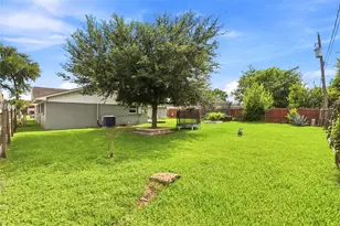 412 Inwood Dr, Baytown, TX 77521 - Photo 45