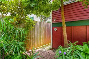 1518 21st St, Galveston, TX 77550 - Photo 33