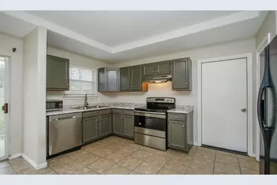 10819 Royal Tricia Drive, Conroe, TX 77303 - Photo 3