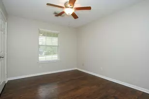 10819 Royal Tricia Dr, Conroe, TX 77303 - Photo 9