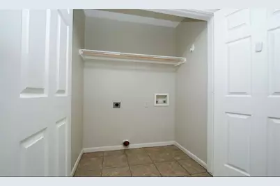 10819 Royal Tricia Drive, Conroe, TX 77303 - Photo 5