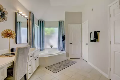 1515 Thunder Lake Lane, Sugar Land, TX 77498 - Photo 17