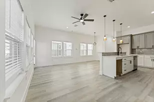 725 E 37th St, Houston, TX 77022 - Photo 17