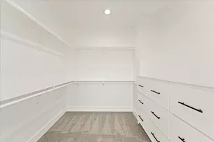 725 E 37th St, Houston, TX 77022 - Photo 29