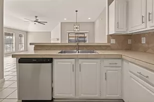 10810 Umber Ct, Houston, TX 77099 - Photo 11