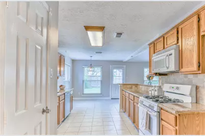 7110 Yardley Drive, Katy, TX 77494 - Photo 15