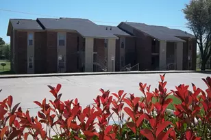 1107 W Whitney Pl Dr, Whitney, TX 76692 - Photo 5