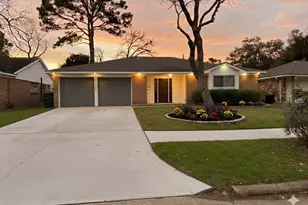 7522 Jackwood St, Houston, TX 77074 - Photo 1