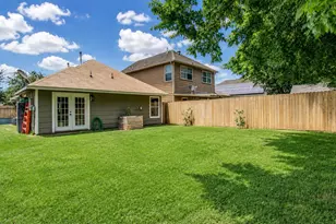 8647 Suburban Oaks Rd, Houston, TX 77093 - Photo 19