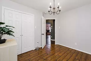 8647 Suburban Oaks Rd, Houston, TX 77093 - Photo 17