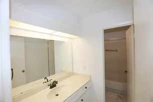 2210 Shadowbriar Dr, Houston, TX 77077 - Photo 23