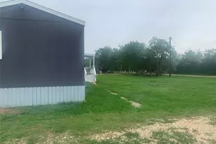 710 Parkmoor Blvd, Edna, TX 77957 - Photo 11