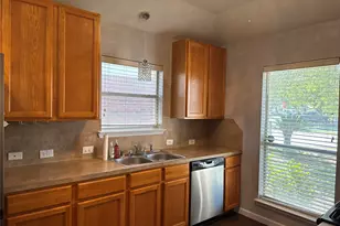 15327 Summerlyn Point Ln, Houston, TX 77053 - Photo 17