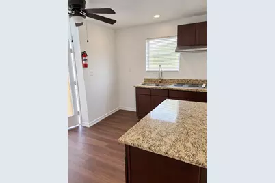 3118 Memel Street #B, Houston, TX 77026 - Photo 5