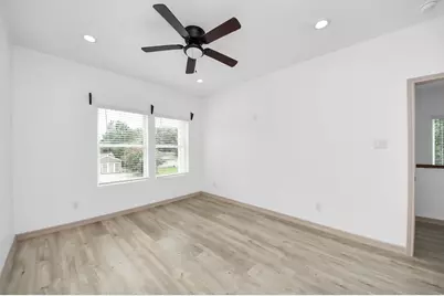 5947 Southseas Street, Houston, TX 77033 - Photo 31