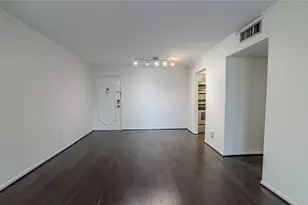 7575 Katy Fwy, Houston, TX 77024 - Photo 5