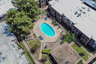 7575 Katy Fwy, Houston, TX 77024 - Photo 19