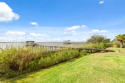 4001 29th Street N, Texas City, TX 77590 - Photo 9