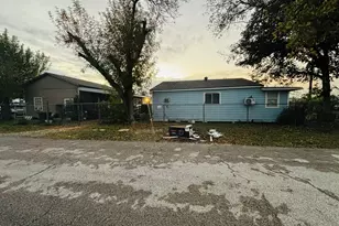 920 Frisco St, Houston, TX 77022 - Photo 9