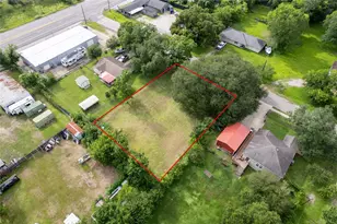 108 Morgan St, Alvin, TX 77511 - Photo 1
