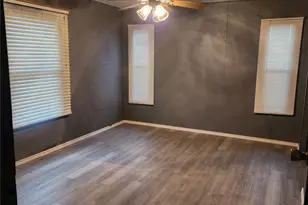 226 Bremond St, Hempstead, TX 77445 - Photo 13